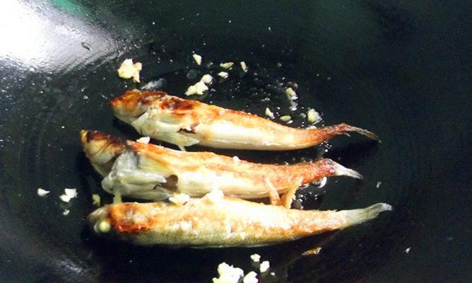 如何烹饪出美味香煎南极冰鱼？（传授最佳烹饪技巧与口感调味，让你的南极冰鱼更上一层楼！）-第2张图片-美味行家