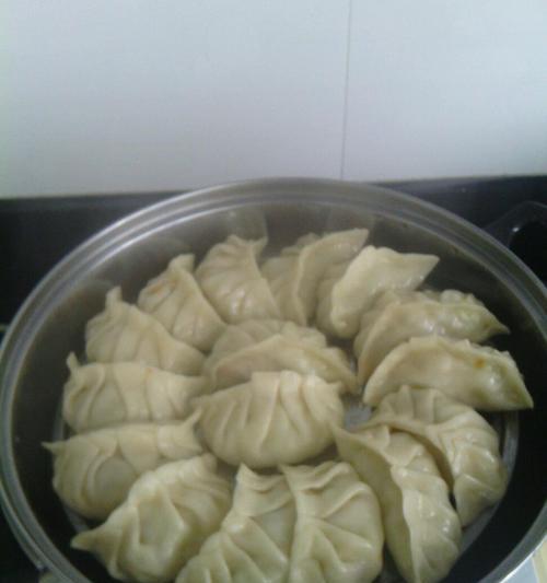 香菇白菜猪肉饺子制作教程（用香菇和白菜的鲜味，为饺子注入新口感）-第2张图片-美味行家
