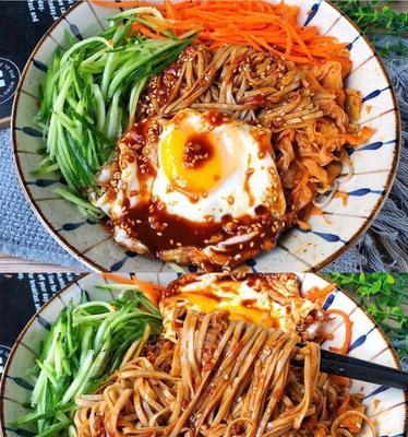五彩荞麦凉面的制作方法（健康美味，色香味俱佳的凉面食谱）-第1张图片-美味行家