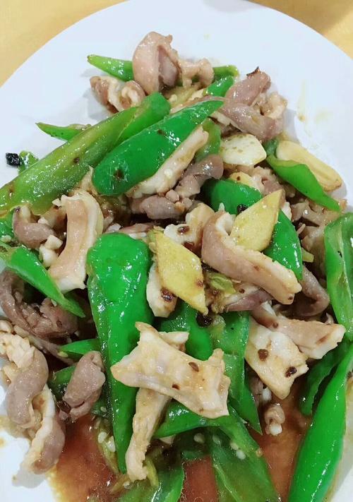 双椒猪肚，美味解腻（重庆特色美食的代表之一，不可错过的美味佳肴）-第2张图片-美味行家