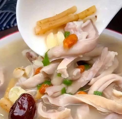 如何煲一锅滋补强身汤（一份来自老祖宗的健康礼物）-第3张图片-美味行家