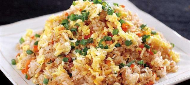 香辣蛋炒饭的制作方法（手把手教你做出口感绝佳的香辣蛋炒饭）-第2张图片-美味行家