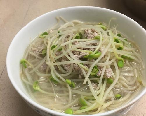 如何做出美味的肉末汤面（家常肉末汤面的制作步骤和口感调配技巧）-第2张图片-美味行家