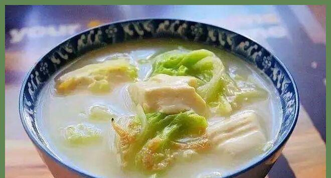 美味清爽的三丝豆腐汤（家常菜谱分享）-第3张图片-美味行家