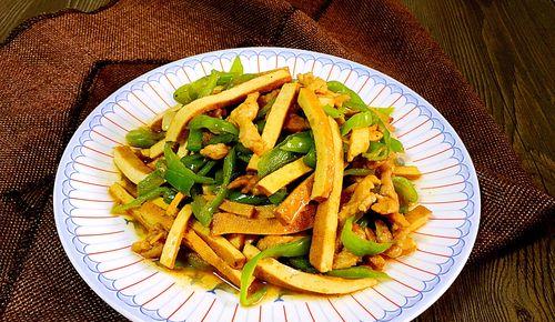 香辣干豆角炒肉的做法（家常美食，口感十足）-第1张图片-美味行家
