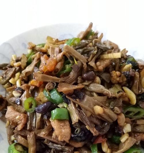 香辣干豆角炒肉的做法（家常美食，口感十足）-第3张图片-美味行家
