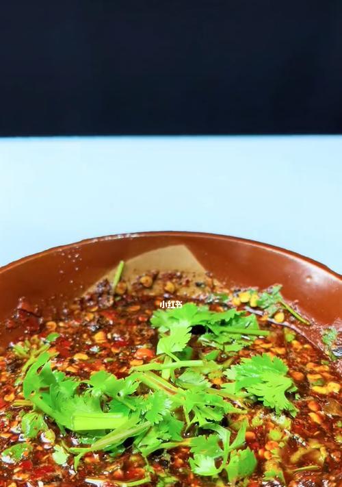 美食家必备！以油泼辣子为主角的无辣不欢佳肴（口感醇厚、香辣可口的油泼辣子，让你欲罢不能）-第2张图片-美味行家