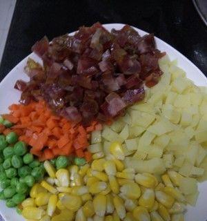 一份美味的香肠土豆餐（尝鲜必备的土豆丁配香肠做法）-第2张图片-美味行家