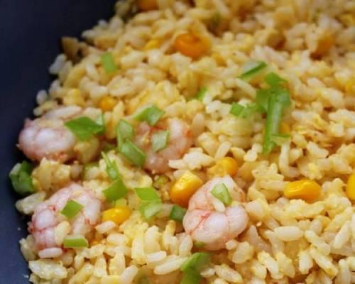 美食家必备！以食神炒饭的制作方法（以食神为师，轻松做出香喷喷的炒饭）-第1张图片-美味行家