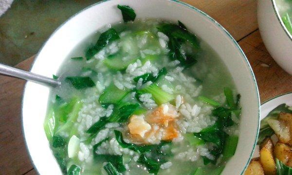 美味又健康的虾米猪肉菜粥（用心制作的营养早餐，尝尽美食佳肴）-第1张图片-美味行家
