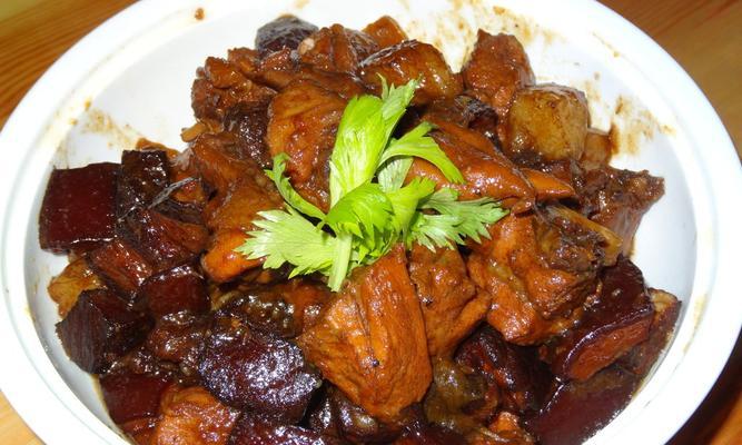 如何用肉勾鸡做出美味佳肴（掌握肉勾鸡的秘密，烹饪出口感嫩滑的鸡肉佳肴）-第2张图片-美味行家