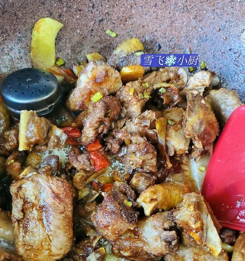如何用肉勾鸡做出美味佳肴（掌握肉勾鸡的秘密，烹饪出口感嫩滑的鸡肉佳肴）-第3张图片-美味行家