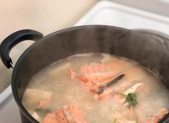 三纹鱼豆腐汤的制作方法（健康美味的家常汤菜）-第3张图片-美味行家