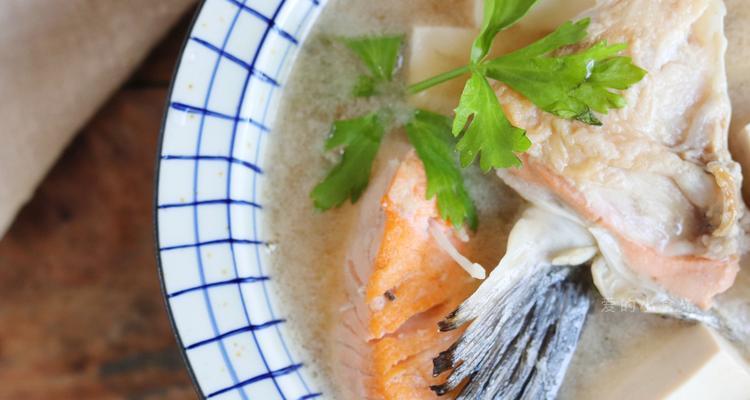 三纹鱼豆腐汤的制作方法（健康美味的家常汤菜）-第2张图片-美味行家