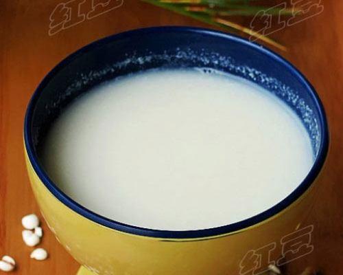 以养生豆浆为主的健康生活（豆浆的功效与制作，享受健康生活的美好）-第1张图片-美味行家