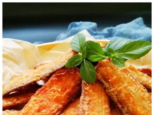 手把手教你做美味酥香带鱼（传统美食的味道回味无穷）-第3张图片-美味行家