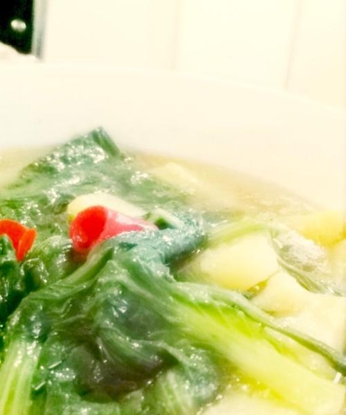 小白菜熬洋芋，美味又简单（一道家常菜，让你感受乡村味道）-第2张图片-美味行家