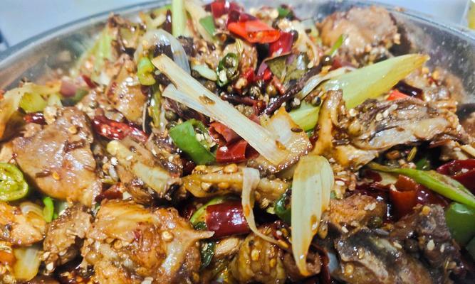 香辣鸡的制作秘籍（用最简单的方法做出口感鲜美的香辣鸡）-第3张图片-美味行家
