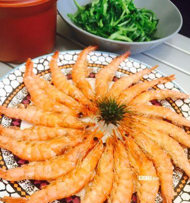 盐焗大虾的制作方法（健康美味的海鲜佳肴）-第2张图片-美味行家