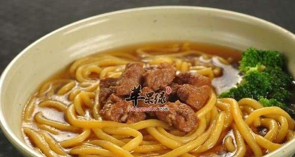 做法大全！如何烹制美味的丝瓜木耳烩彩面（一道家常菜，让你轻松驾驭下厨房，尝遍地道味道）-第1张图片-美味行家