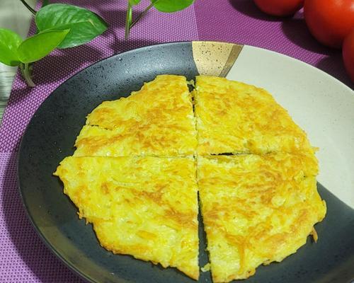 土豆丝鸡蛋摊饼的做法（一道简单易学的美食佳肴）-第2张图片-美味行家