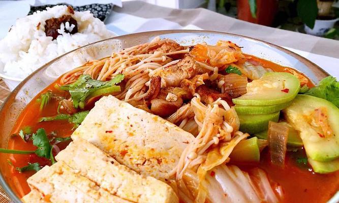 美味可口的五花肉泡菜汤（酸辣爽口，滋补健康，一碗汤暖心暖胃）-第3张图片-美味行家