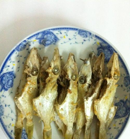 香酥剥皮鱼的制作方法详解（惊艳你的味蕾，轻松掌握的做法）-第2张图片-美味行家