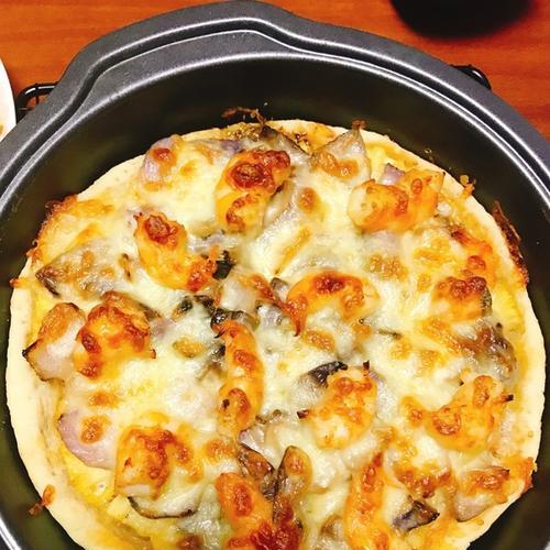 美味健康的时蔬虾仁披萨（用时令蔬菜和新鲜海鲜打造美食）-第1张图片-美味行家