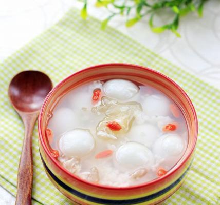 糖心蛋醪糟汤圆的制作方法（领略传统美食的味道，开启口腔的味觉盛宴）-第3张图片-美味行家