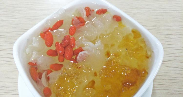 雪燕桃胶椰奶的制作方法（珍贵雪燕+天然桃胶+椰汁让你在家也能品尝高端养颜饮品）-第3张图片-美味行家