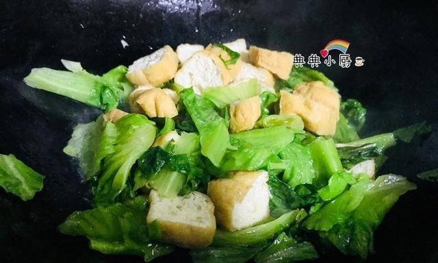 健康美味的肉未豆腐黑木耳生菜汤（家常菜谱，营养丰富）-第1张图片-美味行家