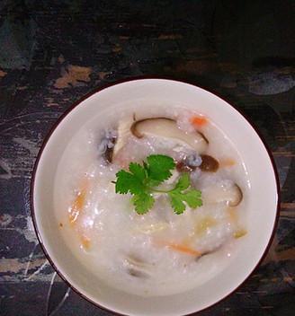 教你做出美味的香菇鸡丝粥（营养美味，家常早餐必备）-第1张图片-美味行家