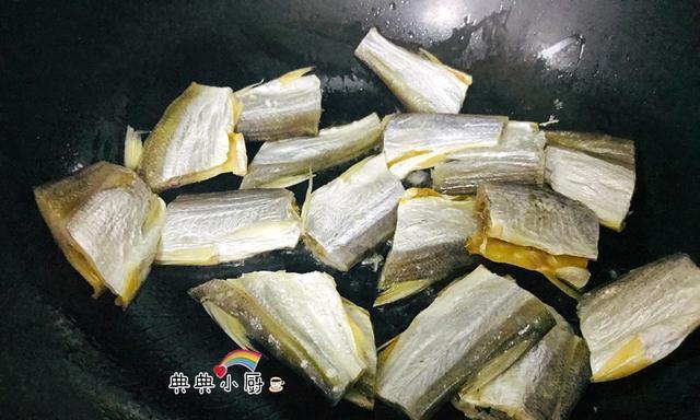咸鱼干的制作方法（用咸鱼干做菜，让你的味蕾上瘾）-第1张图片-美味行家
