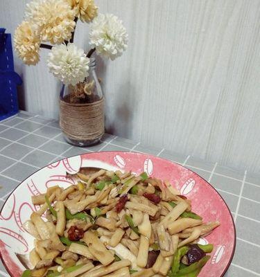 教你香炒鸡腿菇丝的制作方法（快手菜品，鲜美健康，营养丰富）-第1张图片-美味行家