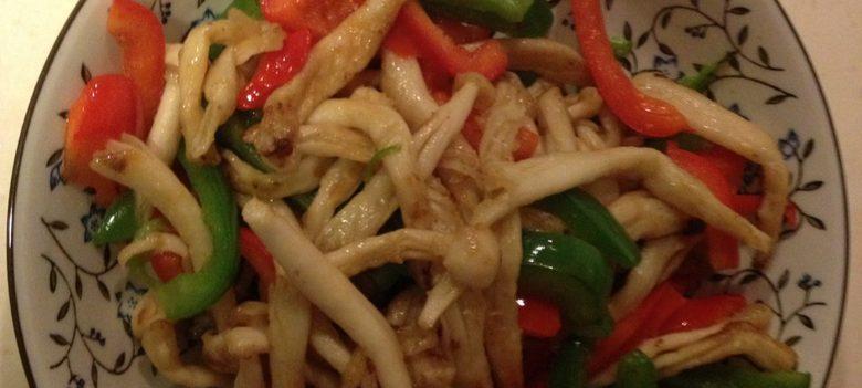 教你香炒鸡腿菇丝的制作方法（快手菜品，鲜美健康，营养丰富）-第2张图片-美味行家