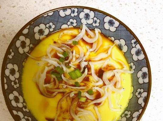 美味健康，肉末银鱼蒸蛋羹的做法！（家常菜肴，轻松制作，营养丰富，口感细腻。）-第1张图片-美味行家