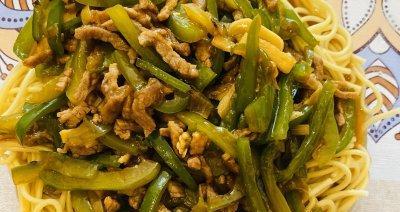 自制手擀拌面，轻松做出美味面食（用双手揉出的幸福，不可错过的制作技巧）-第2张图片-美味行家