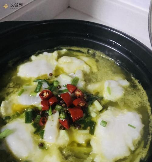 酸菜煮鱼的美味做法（传统家常菜）-第3张图片-美味行家