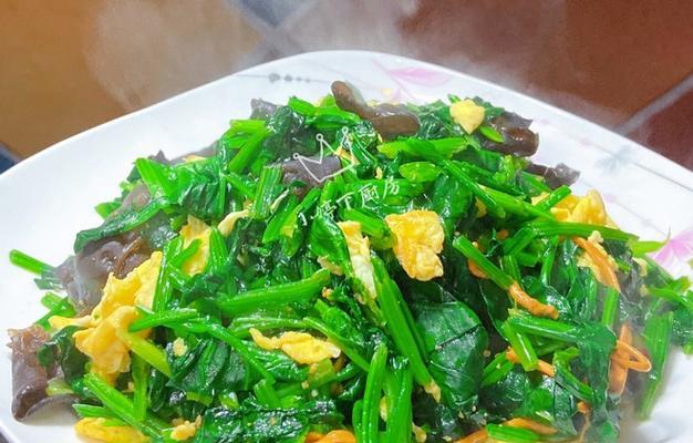 学会这道拿手菜，让你的家常餐变得更丰富（以西红柿波菜炒鸡蛋，简单易学）-第3张图片-美味行家