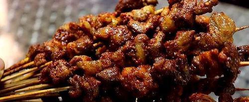 用香烤的方法烤出美味的猪肉串（从选材到烹制，了解如何烤出最好的猪肉串）-第1张图片-美味行家