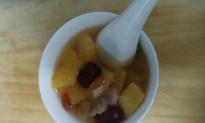 如何制作美味的水果酸甜糖水（掌握这5个步骤，轻松制作出清爽可口的水果酸甜糖水！）-第1张图片-美味行家