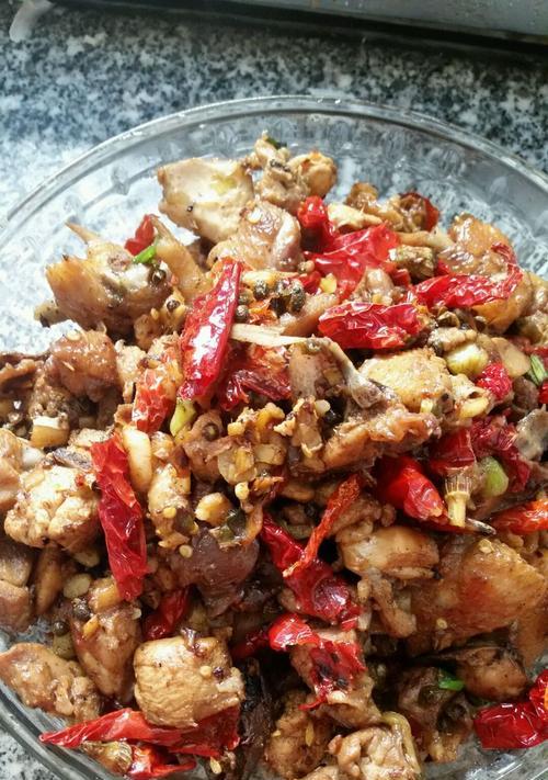 学做三椒辣子鸡，辣味十足美味可口（一份来自四川的正宗美食）-第1张图片-美味行家