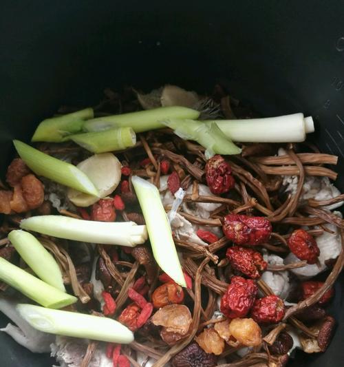 肉酱茶树菇的做法——美味佳肴（以茶树菇为主角，调味料为灵魂的独特菜品）-第2张图片-美味行家