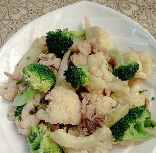 双花炒肉（学会用双花烹饪出口感极佳的炒肉美食）-第1张图片-美味行家
