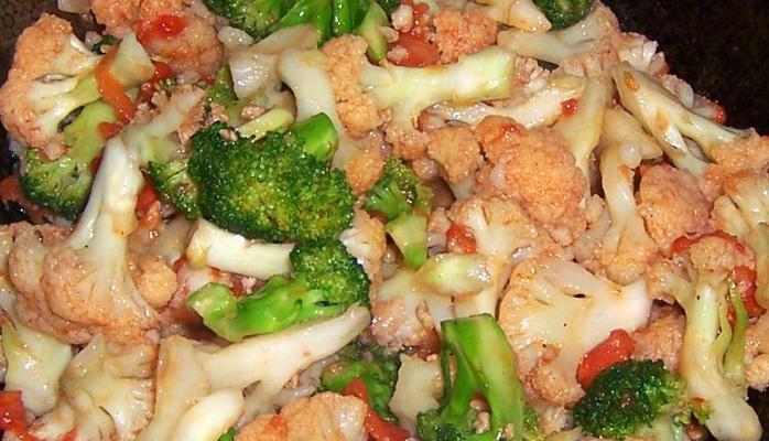 双花炒肉（学会用双花烹饪出口感极佳的炒肉美食）-第2张图片-美味行家