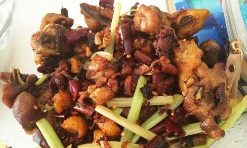 学做山东家常菜辣子鸡（家常美食，口感鲜美，做法简单易学，快来一起动手吧！）-第3张图片-美味行家