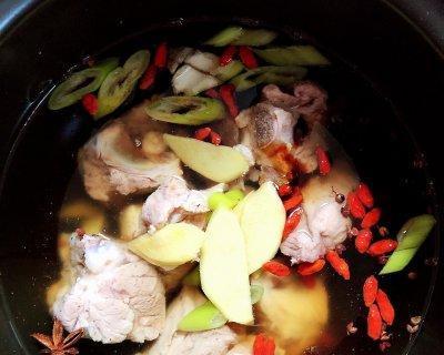 营养美味，药膳排骨汤制作大全（做法详解，让你轻松煮出滋补汤品）-第3张图片-美味行家
