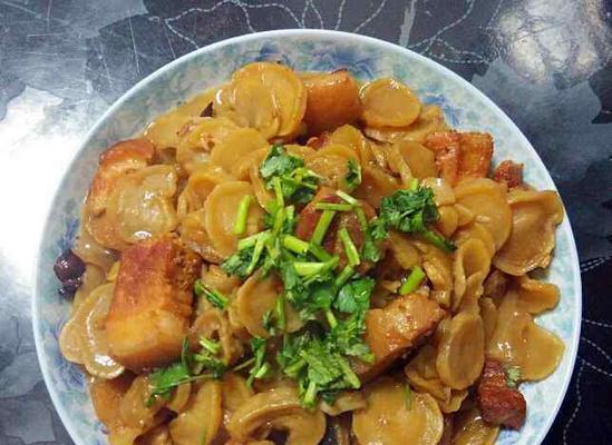 用土豆丝炒豆腐干，美味可口（鲜香可口的素食佳肴，口感丰富多样）-第2张图片-美味行家