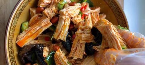 香辣凉拌腐竹——冷夏解暑的美味佳肴（腐竹+香辣酱，开启美味风暴！）-第2张图片-美味行家