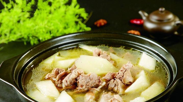 冬瓜祛湿汤，轻松驱逐潮湿不适（以水鸭冬瓜为主材，方便易做的天然祛湿汤）-第2张图片-美味行家